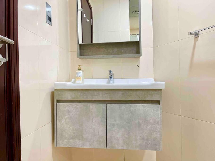 Cozy Upgraded Residential Flat With Sea, Mangrove, Pool View - 1203 Not Hotel อาบูดาบี ภายนอก รูปภาพ